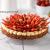 Tarte à la fraise sur son moelleux noisette